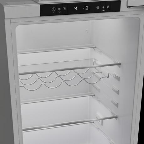 Blomberg KNE4554EVI Frost Free Integrated Fridge Freezer White Clearance