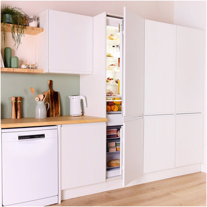 Bosch KIN96NSE0G Series 2 Fully Integrated 60-40 Fridge Freezer Frost Free - E Rated