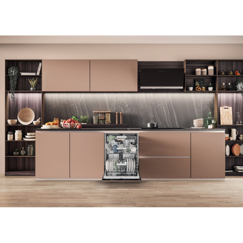 Hotpoint HD8IHP42L Hydroforce Full Size Integrated Dishwasher 14 Place Settings
