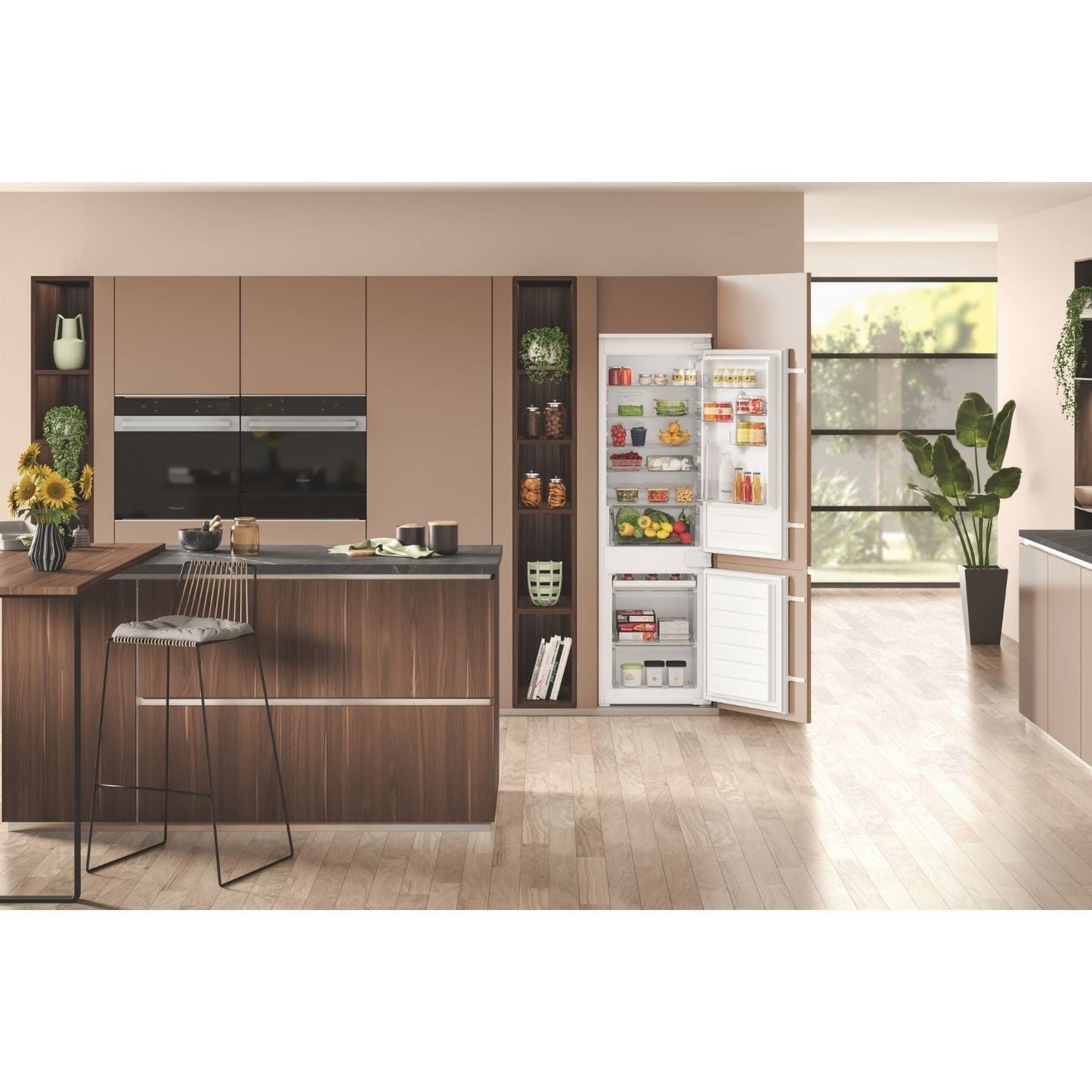 Hotpoint HTC18D011A1 177cm Integrated Low Frost Fridge Freezer