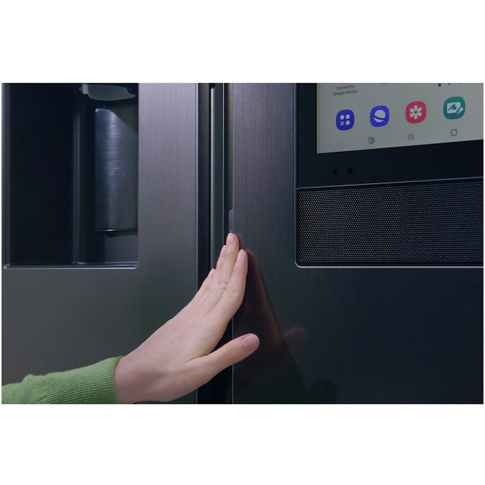 Samsung Bespoke AI RS90F66BETEU Plumbed American Fridge Freezer with Family Hub Silver