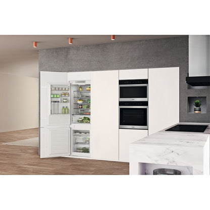 Whirlpool WHC18 T332 P UK built in fridge freezer